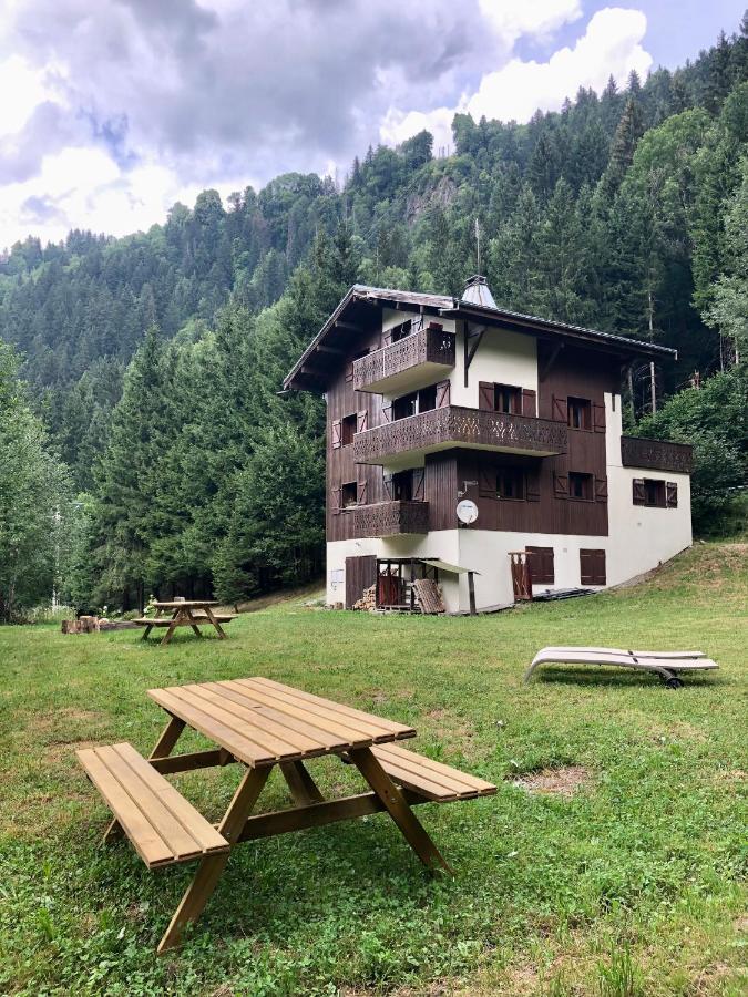 Chalet en pleine nature avec 2 appartements pour 6 ou 8 qui peuvent être réunis en 1 pour 14 personnes Saint-Gervais-les-Bains Exterior foto
